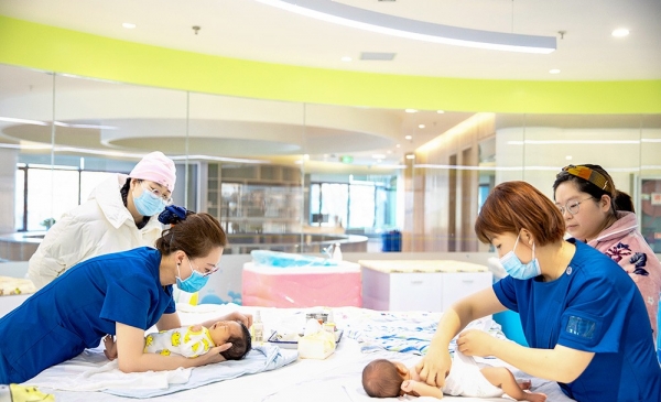 婴幼儿游泳抚触中心