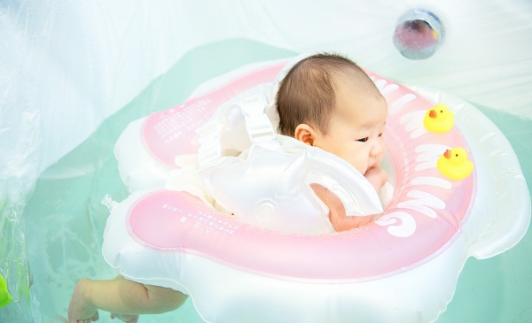 婴幼儿游泳抚触中心