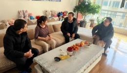 新春送暖意，关怀润心田 | 市一院开展春节前走访慰问生活困难党员、老党员、老干部活动