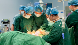 学科建设 | 多学科协作精准施治 市一院成功开展局晚期乳腺癌改良根治+胸腹带蒂皮瓣整形修复手术