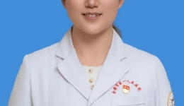 白衣守呼吸 初心护安康｜优秀共产党员屈蕾蕾：躬耕呼吸临床一线，以赤诚医者心，守护每一次顺畅呼吸